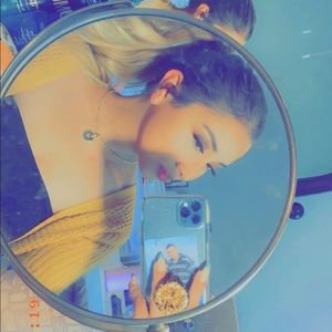 Meet your Posher, Sharon